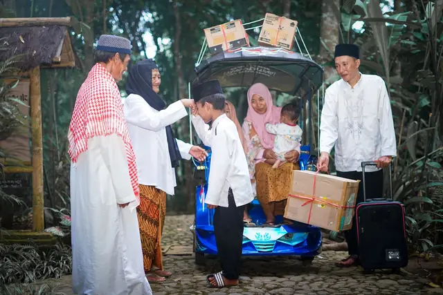 A Muslim family travelling together