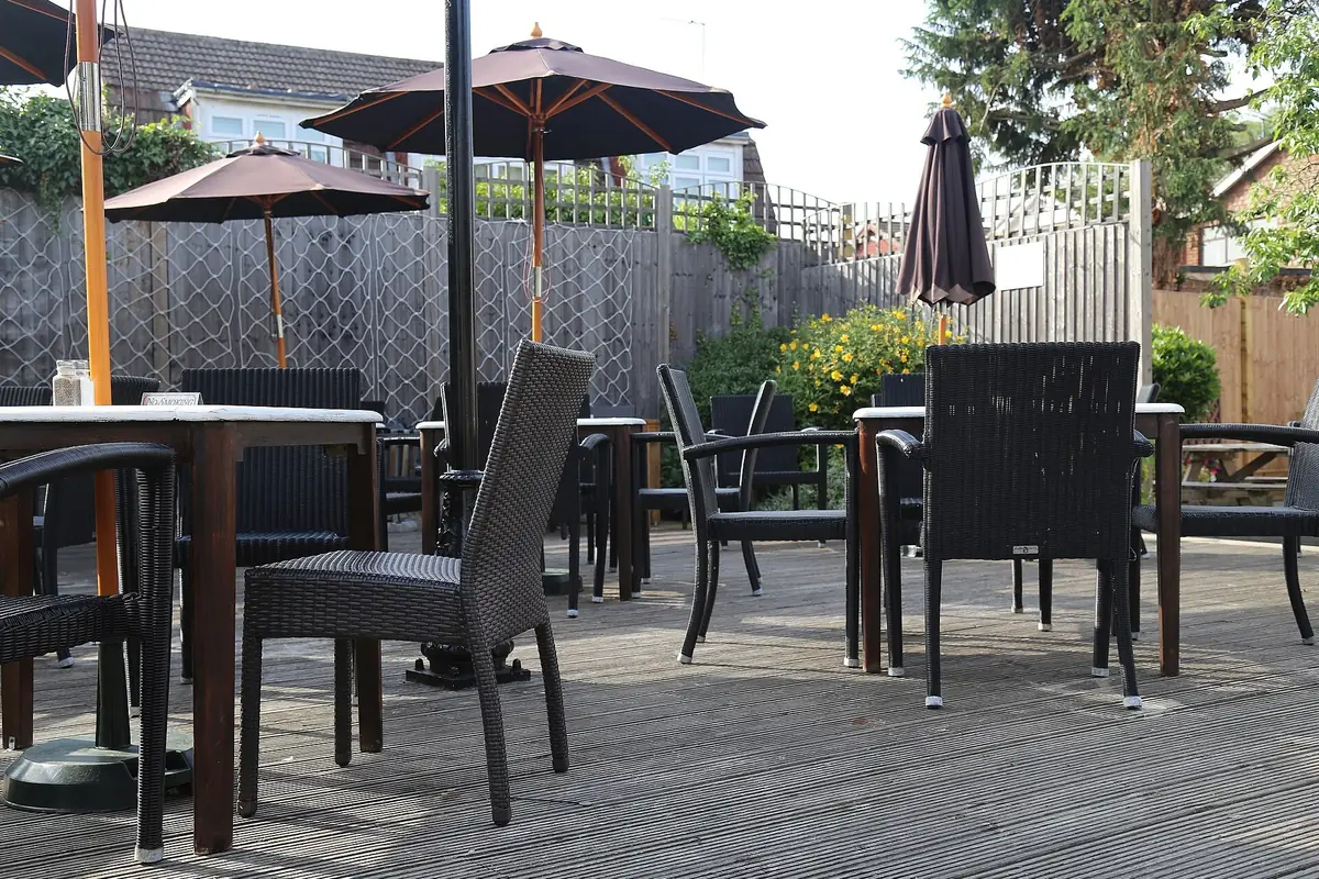 Landscaping - Find a local landscaper for patios, decking, fencing, lawns and garden makeovers