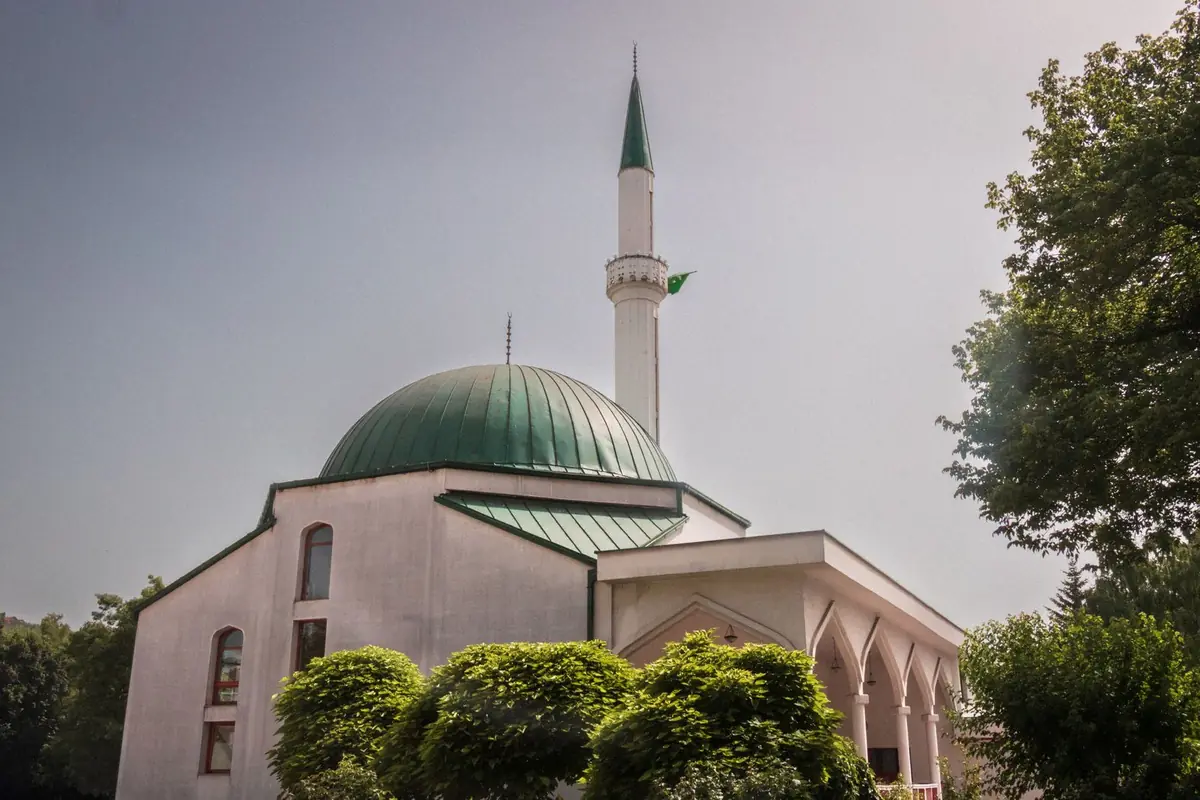 A mosque with a single slender minaret